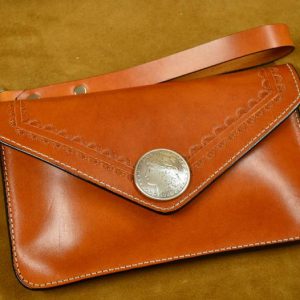 bolso de mano de cuero artesanal marrón
